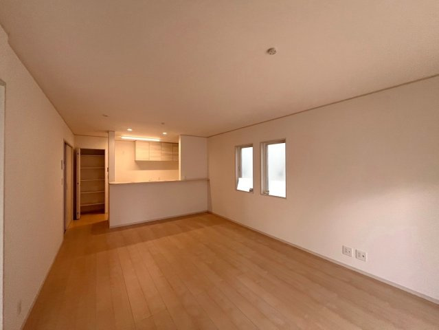 全１０区画新築分譲☆オール電化住宅☆全居室６帖以上の４ＬＤＫ☆駐車３台ＯＫ☆南丹市園部町横田の居間・リビング|リビング