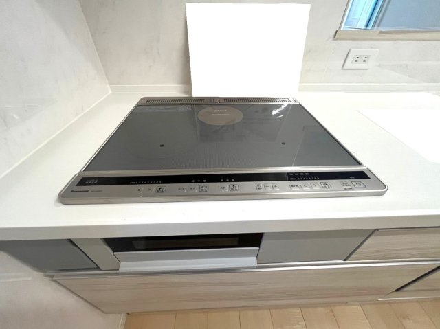 全１０区画新築分譲☆オール電化住宅☆全居室６帖以上の４ＬＤＫ☆駐車３台ＯＫ☆南丹市園部町横田のキッチン|ＩＨクッキングヒーター