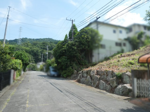 ゆずり葉分譲地①の前面道路含む現地写真