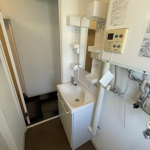 リヴェール中島の洗面所