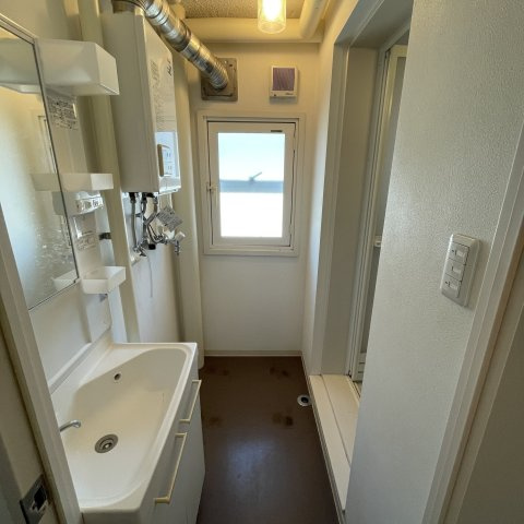 リヴェール中島の洗面所