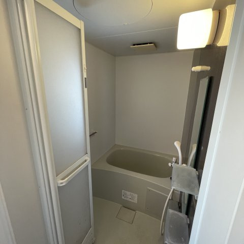 リヴェール中島の浴室