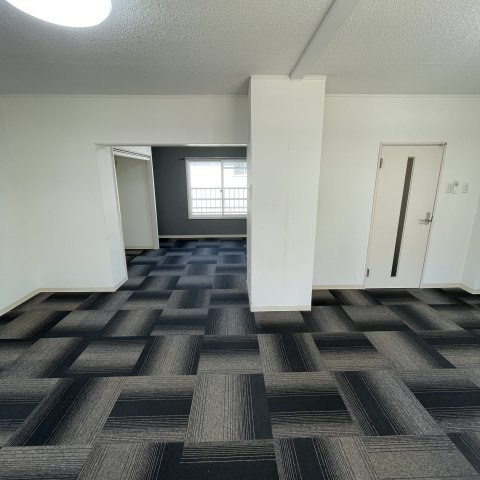 リヴェール中島の居間・リビング