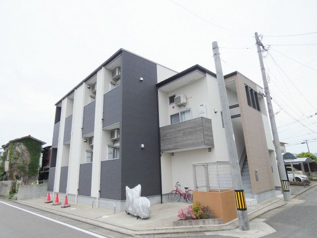 【エントランス】 | リバーサイドハウス名島