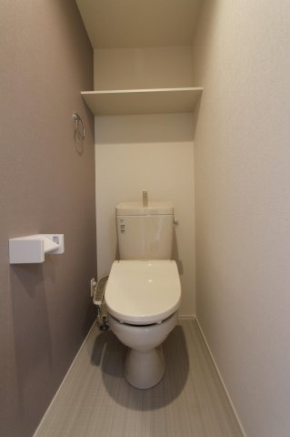 【トイレ】 | ハーモニーテラス野芥Ⅳ | 別号室の写真になります。現況優先。