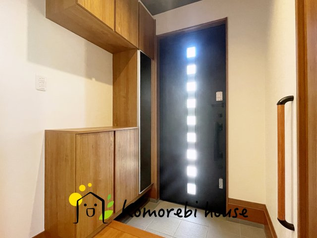 北本市宮内3丁目　中古一戸建ての玄関|現地（2024年8月11日撮影）