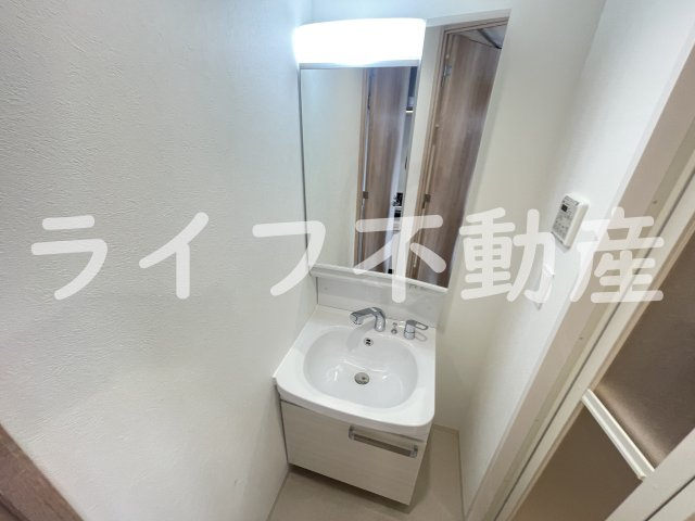 アドバンス大阪ストーリアの独立洗面台|独立洗面台あり、毎朝おしゃれに忙しい女性の方におすすめです