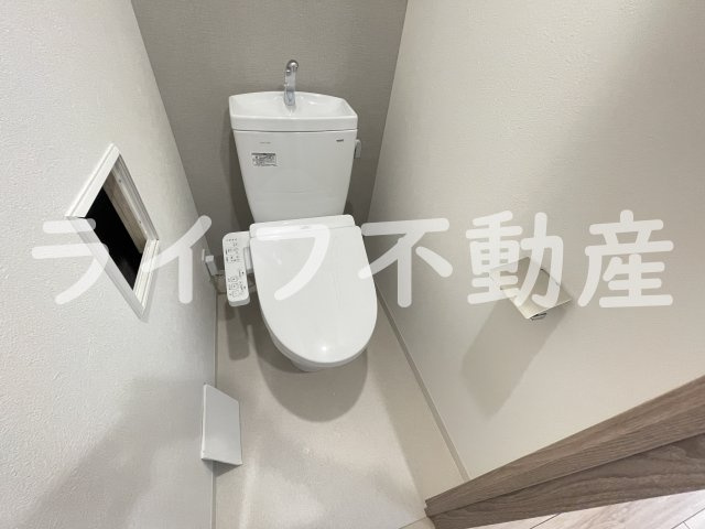 アドバンス大阪ストーリアのトイレ|ゆったりとした空間のトイレです