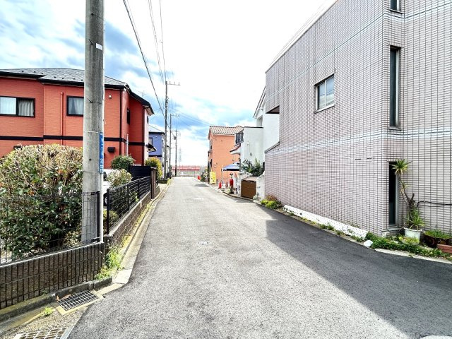 和光市南１丁目　中古一戸建　東京メトロ有楽町線　和光市の前面道路含む現地写真|南東側5.5ｍ公道面。交通量の少ない閑静な住宅街になります