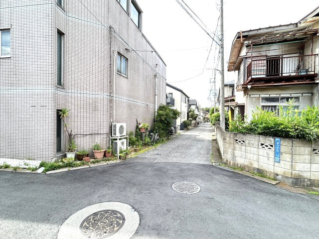 和光市南１丁目　中古一戸建　東京メトロ有楽町線　和光市の前面道路含む現地写真|北東側4ｍ公道面。交通量の少ない閑静な住宅街になります