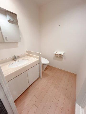J HOTEL ANNEX の洗面所