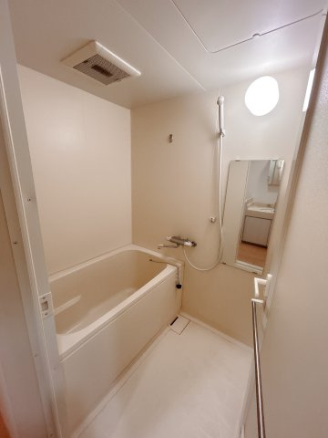 J HOTEL ANNEX の浴室