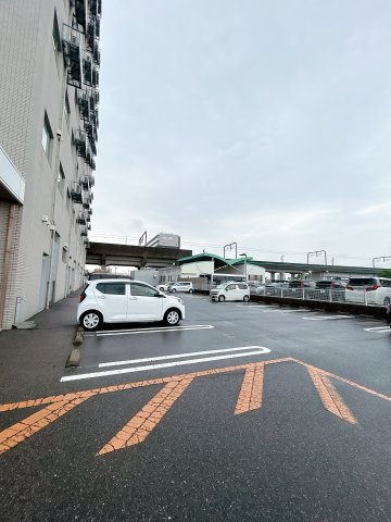 J HOTEL ANNEX の駐車場