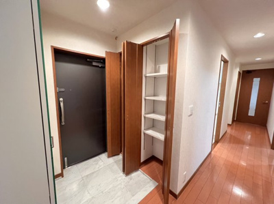 【玄関】 | ポレスター医大前