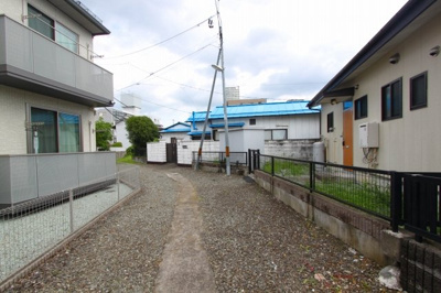 【展望】 | 木町庭付き平屋戸建 | 右の戸建て