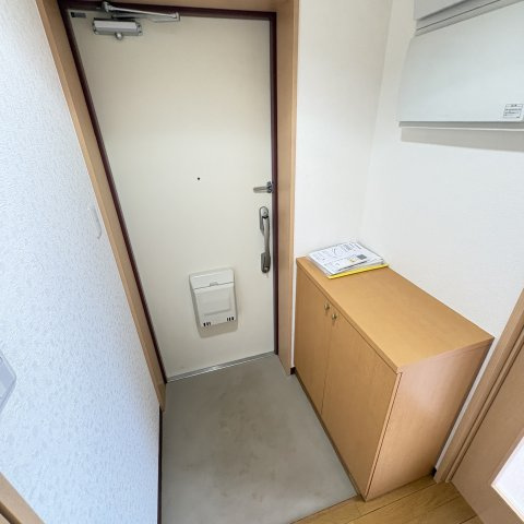 グランコート中島の玄関