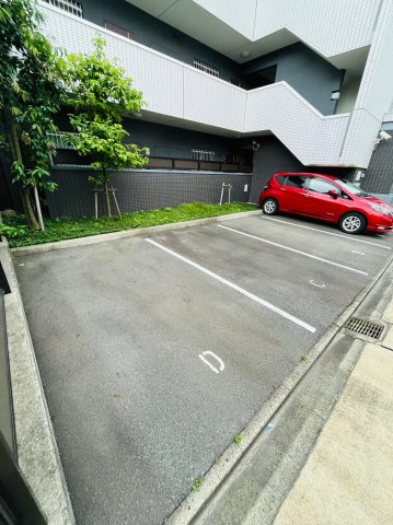 グレースベル金城の駐車場