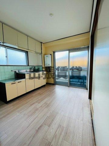 仲介手数料0円！！ステージ清水の居間・リビング