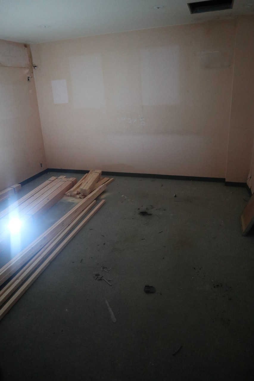 黒岩ビルの内装