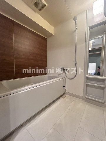 ラクメンビルの浴室