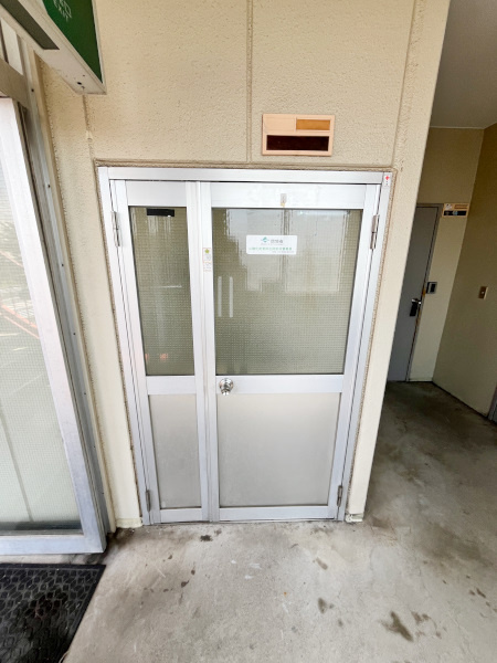 BKマルチビルの玄関