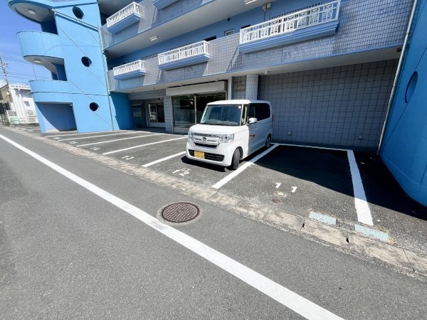 サードアベニュー佐鳴台Ⅰの駐車場