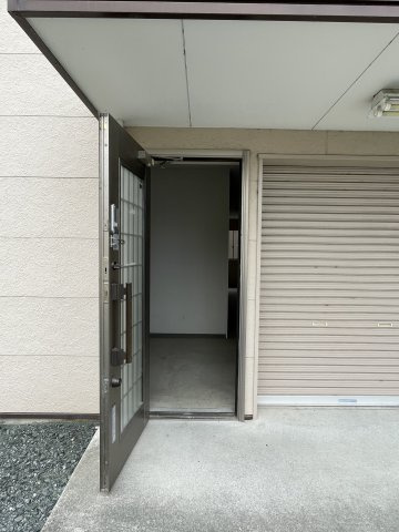 ぷち蔵ビル豊田のエントランス