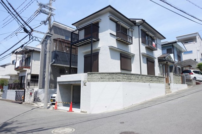 【前面道路含む現地写真】 | 朝霧台東南角中古住宅