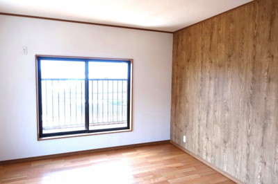 【洋室】 | 朝霧台東南角中古住宅 | 2階洋室８畳