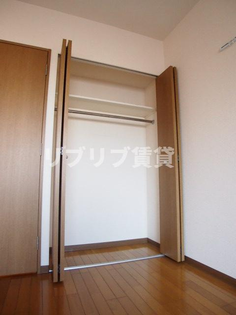 新田町小川マンションの収納