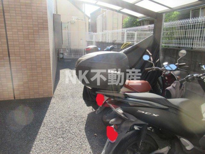 【その他共用部分】 | ブロードネスト御厨（八戸ノ里賃貸） | バイク置き場