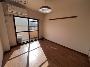 アネックス高座の居間