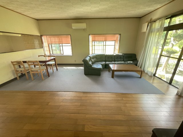 【居間・リビング】 | 成竹戸建