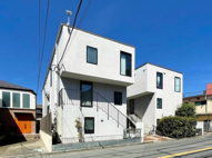 カラスヤマテラスSの画像