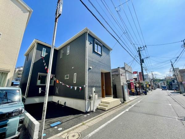 横浜市磯子区滝頭２丁目の新築一戸建の前面道路含む現地写真|陽当りの良さ、住環境を現地にてご確認下さい！
周辺環境も合わせてご案内させて頂きます！