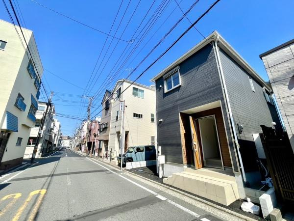 横浜市磯子区滝頭２丁目の新築一戸建の前面道路含む現地写真|是非一度、現地へお越しください。 
ご自宅までの送迎もいたします