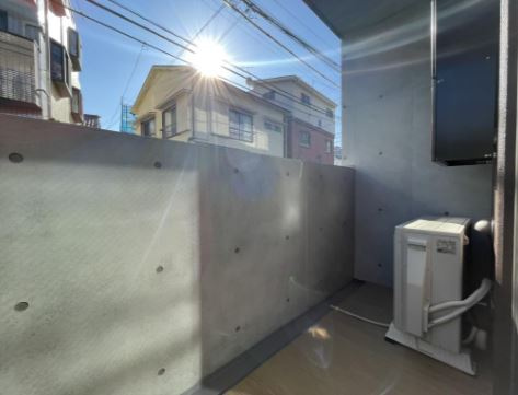 【バルコニー】