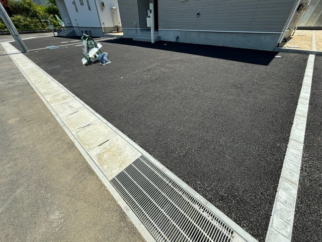 【新築戸建】さらに値下げ！小名浜下神白第2※子育て支援対象※の駐車場|2号棟写真　カースペースです。ご参照ください