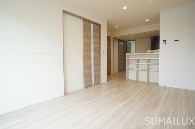 熊本市南区近見６丁目のアパートの居間・リビング