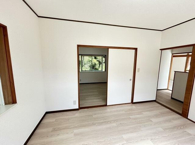 中古住宅　鳥越の洋室|２F　南西の洋室です。北西の洋室と続いています。