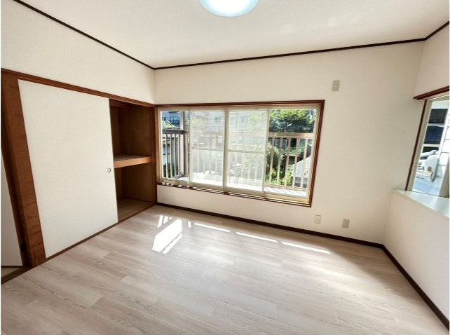 中古住宅　鳥越の洋室|２F　北西の洋室です。南西の洋室と続いています。