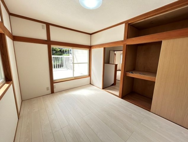 中古住宅　鳥越の洋室|２F　東の独立した洋室です。