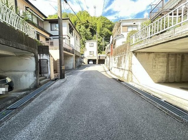 中古住宅　鳥越の前面道路含む現地写真