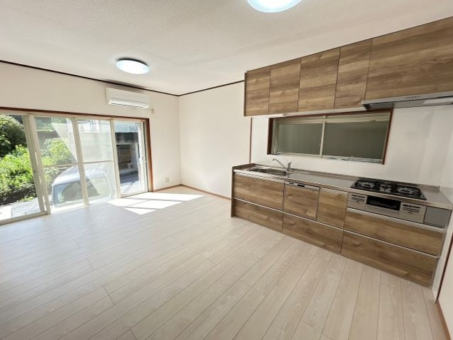 中古住宅　鳥越の居間・リビング|こちらの居間で趣味の時間をお楽しみください