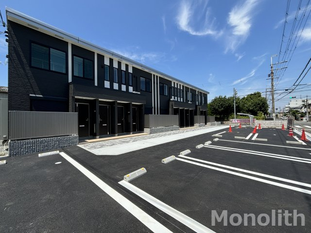 ストレリチアの駐車場