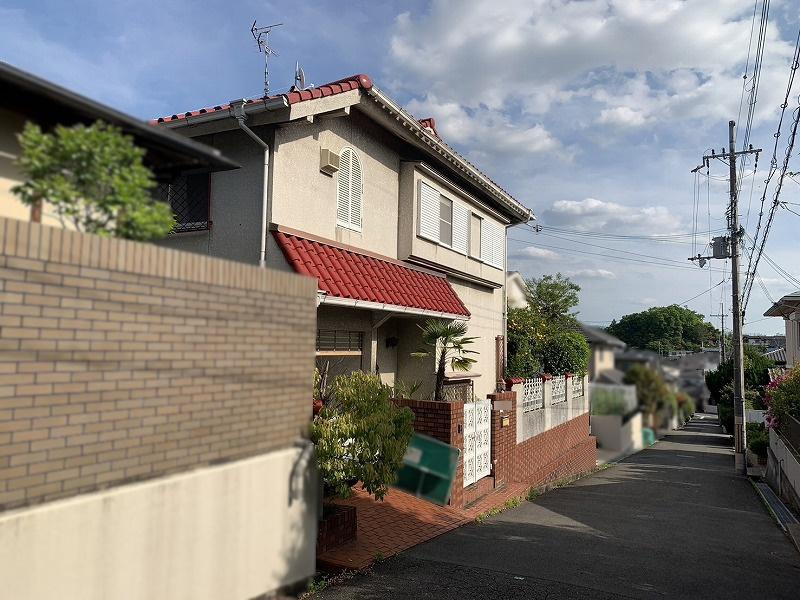 山之上５丁目　中古一戸建ての前面道路含む現地写真|前面道路含む現地写真■物件内覧・資金計画相談・住宅ローン相談、リフォーム相談、お問合せ受付中■
※当日・翌日のご内覧、ご相談はお電話でのお問合せがスムーズです！