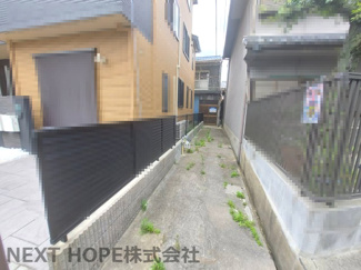 【その他】 | 尼崎市長洲中通２丁目中古戸建 | 玄関へのアプローチです♪自転車は停めれます！