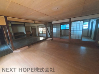 【居間・リビング】 | 尼崎市長洲中通２丁目中古戸建 | １階LDKは約２９帖の大空間です♪素敵なリフォームをしてここから新しい暮らしを始めませんか？ぜひ一度現地をご覧ください(^^)お気軽にネクストホープ不動産販売までお問い合わせを！！