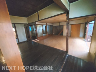 【居間・リビング】 | 尼崎市長洲中通２丁目中古戸建 | １階LDKは約２９帖です♪お好きなリフォームを楽しんでみませんか？リフォームのご相談も承ります(^^)お気軽にご相談ください！！