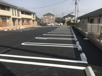 【駐車場】